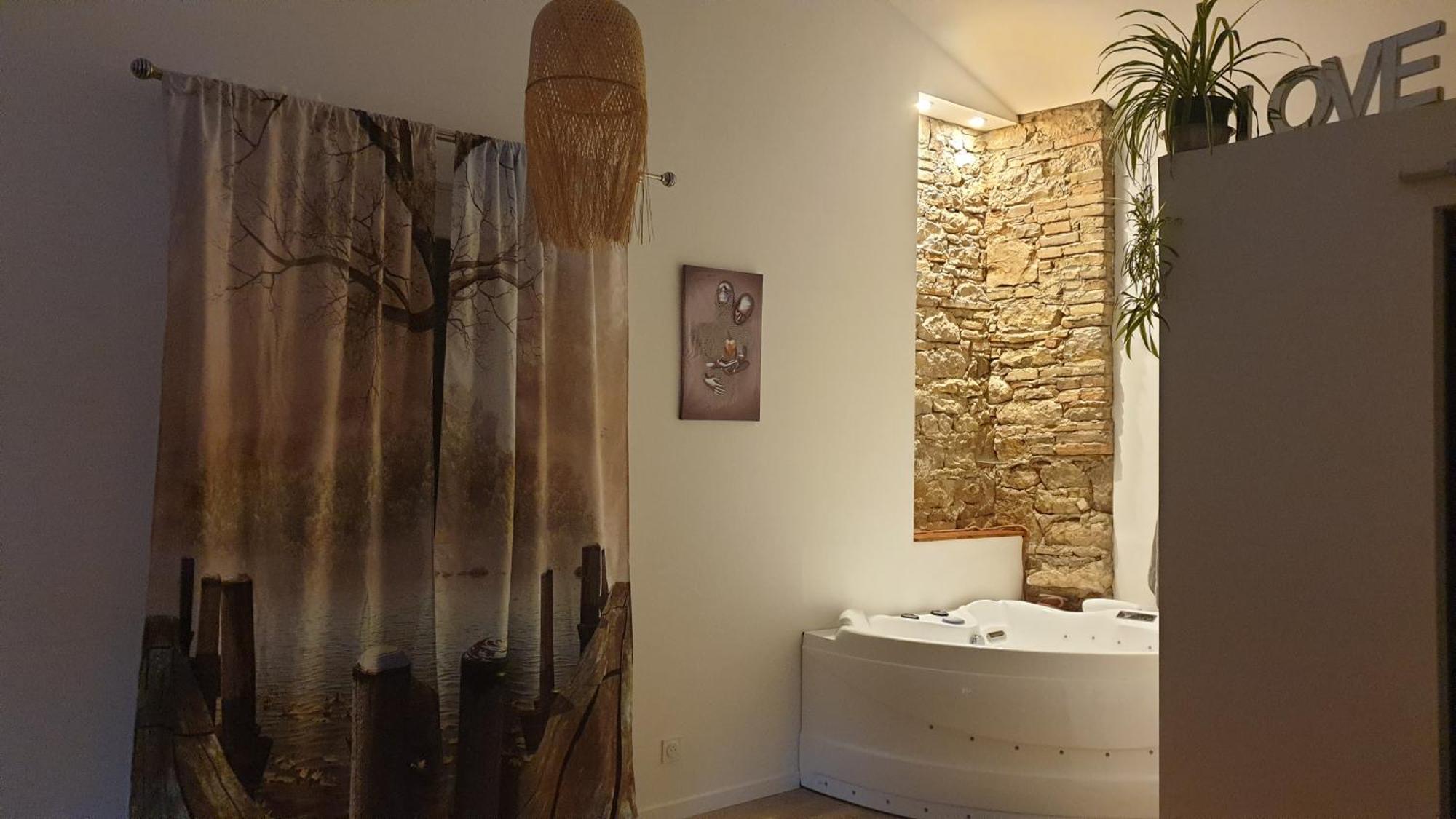 Love Room- Spa- Escale Amoureuse Puygaillard-de-Quercy Exteriér fotografie